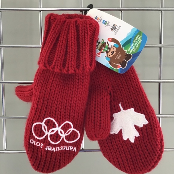 Vintage Vancouver 2010 Olympic Classic Red Mittens - Picture 4 of 5